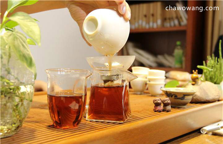 如何区别武夷岩茶茶汤的四种香？