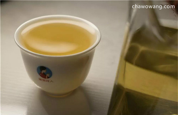 为什么台湾陈年老乌龙茶存放一年就称为“老茶”？