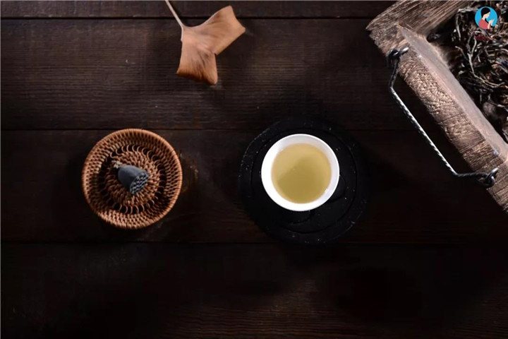 解析：黄茶特有的色、香、味、形品质