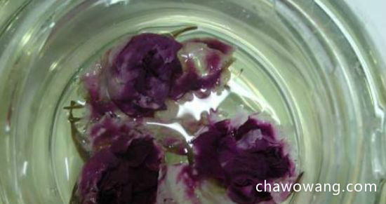 含硫玫瑰花泡水颜色 怎么检测玫瑰花茶含硫？