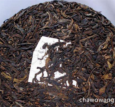 所以在选购普洱茶陈年茶时,不能简单的认为年份越长越好,而要根据香气