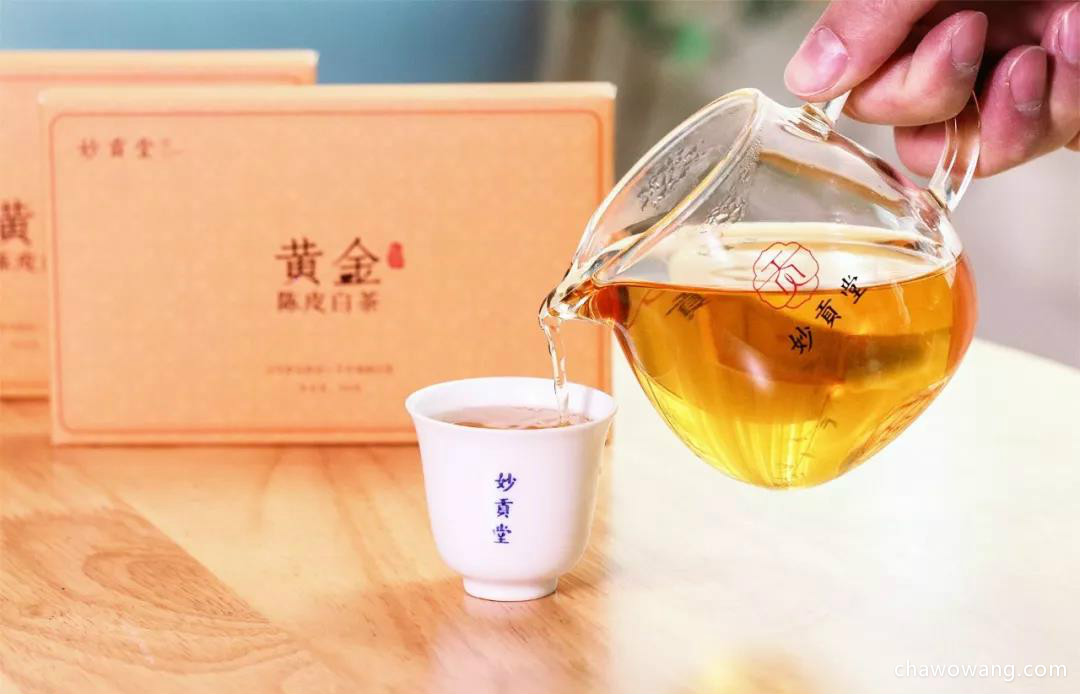 白茶清欢无别事 我在等风也等你下一句意思