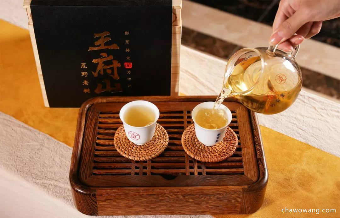 白茶清欢无别事寓意