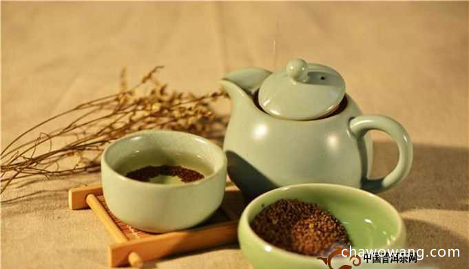富硒黑苦荞茶适合以下人群饮用 患有高血压、高血糖、高血脂疾病的人士