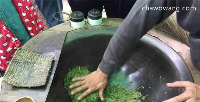 信阳毛尖是绿茶，被誉为“绿茶之王”！