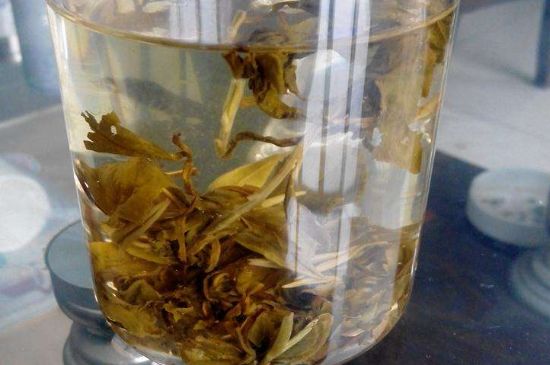 茉莉龙珠保质期多长时间，茉莉龙珠茶放几年了还能喝吗？