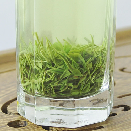 信阳毛尖茶素有“绿茶之王”之称，它的价格会比都匀毛尖茶贵吗？