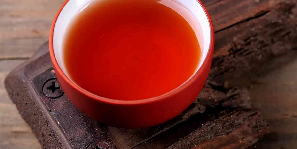 普洱生茶凭什么比熟茶贵？原因在这里