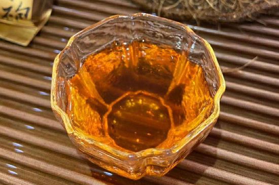 武夷岩茶大红袍，喝起来是什么味道？