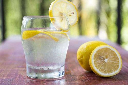 吃中药期间可以喝柠檬水吗