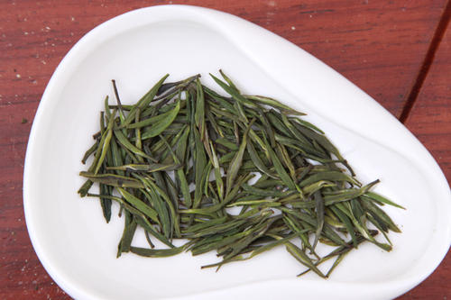 绿茶竹叶青多少钱一斤